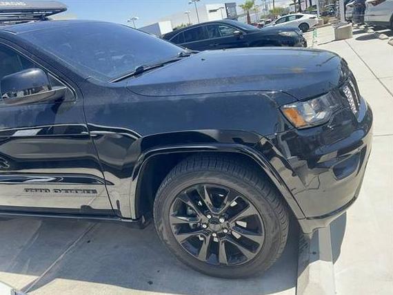 JEEP GRAND CHEROKEE 2018 1C4RJFAG9JC445937 image